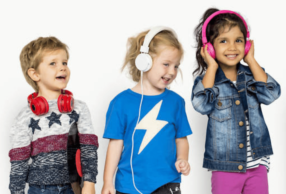 Children with headphones on